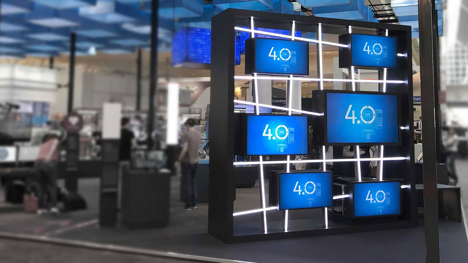Endress+Hauser: Medieninstallation für moderne Messepräsentation von commacross