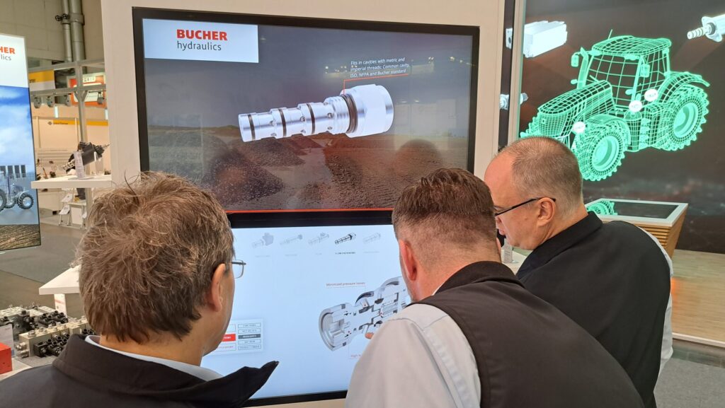 bucher interactive anwendung mediastele bauma 2025 commacross-bucher interactive anwendung mediastele bauma 2025