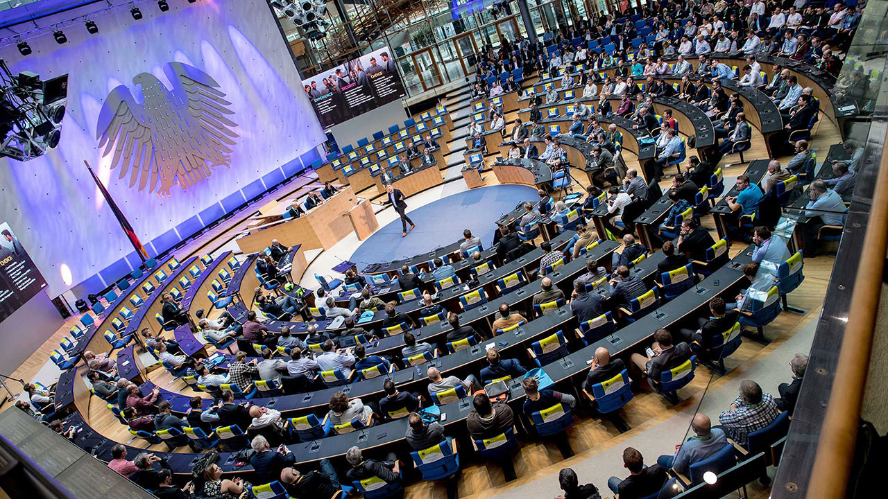 Sprecher hält Vortrag im deutschen Bundestag beim Technology exchange Event von Citrix