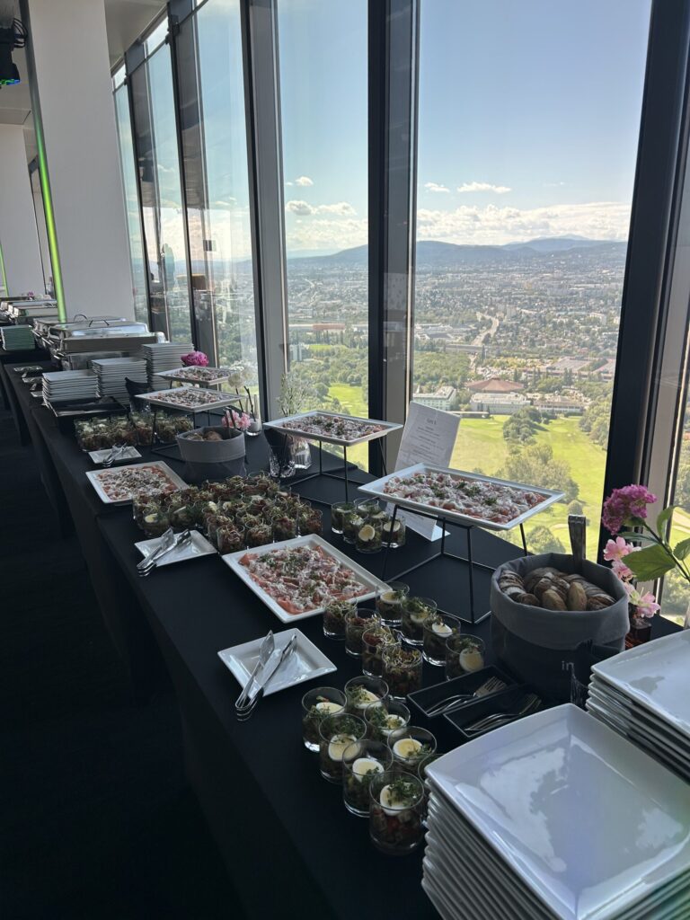 commacross-confluent 2025 event data streaming world tour wien buffet