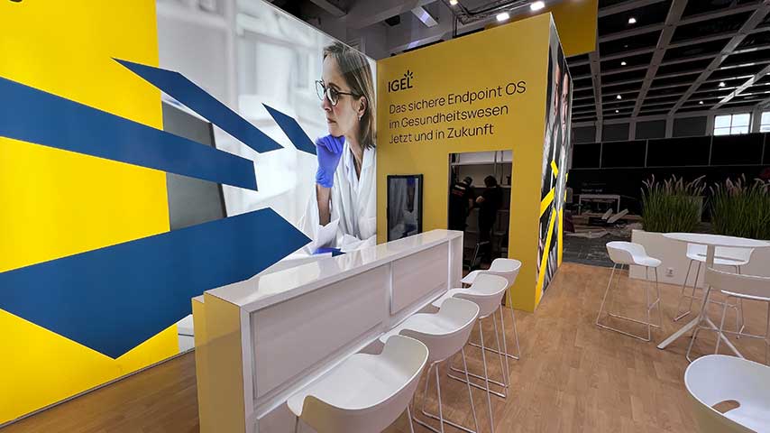 IGEL Messestand auf der DMEA 2024 mit LED-Wall und digitaler Bespielung