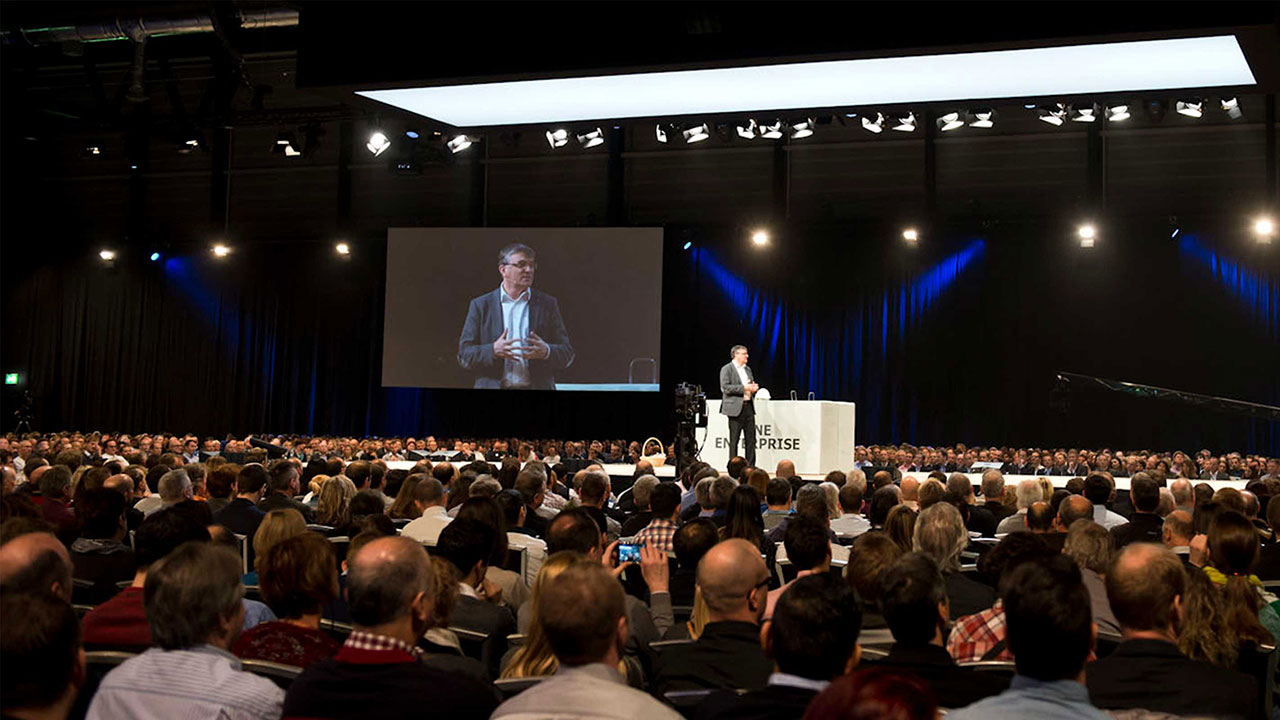 Vortrag vor großem Publikum beim Swisscom Mitarbeiterevent, Ansicht 1